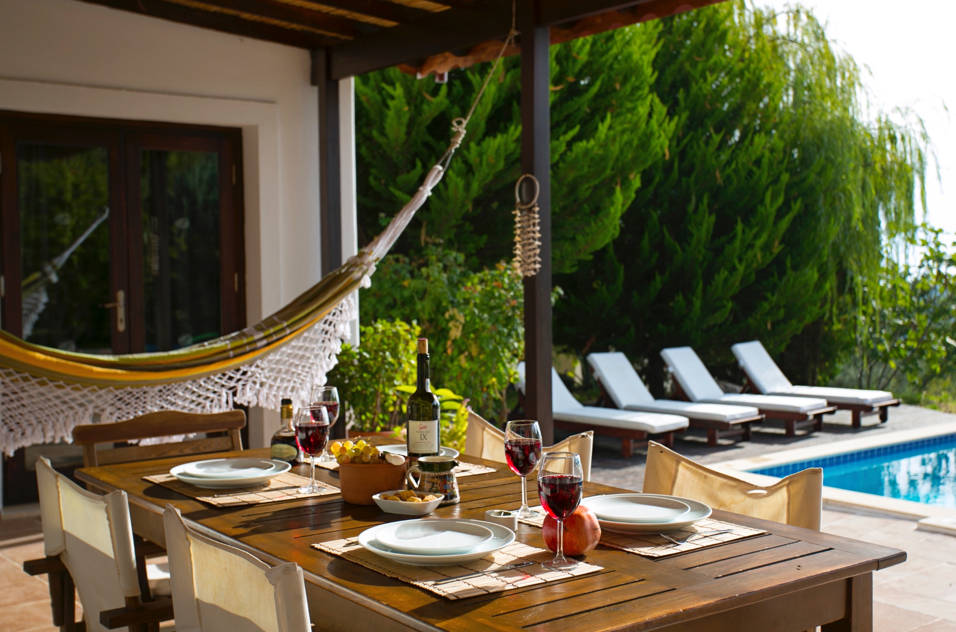 Terrace dining with hammock